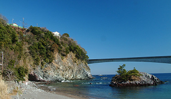 鵐窟・謡坂・岩海岸